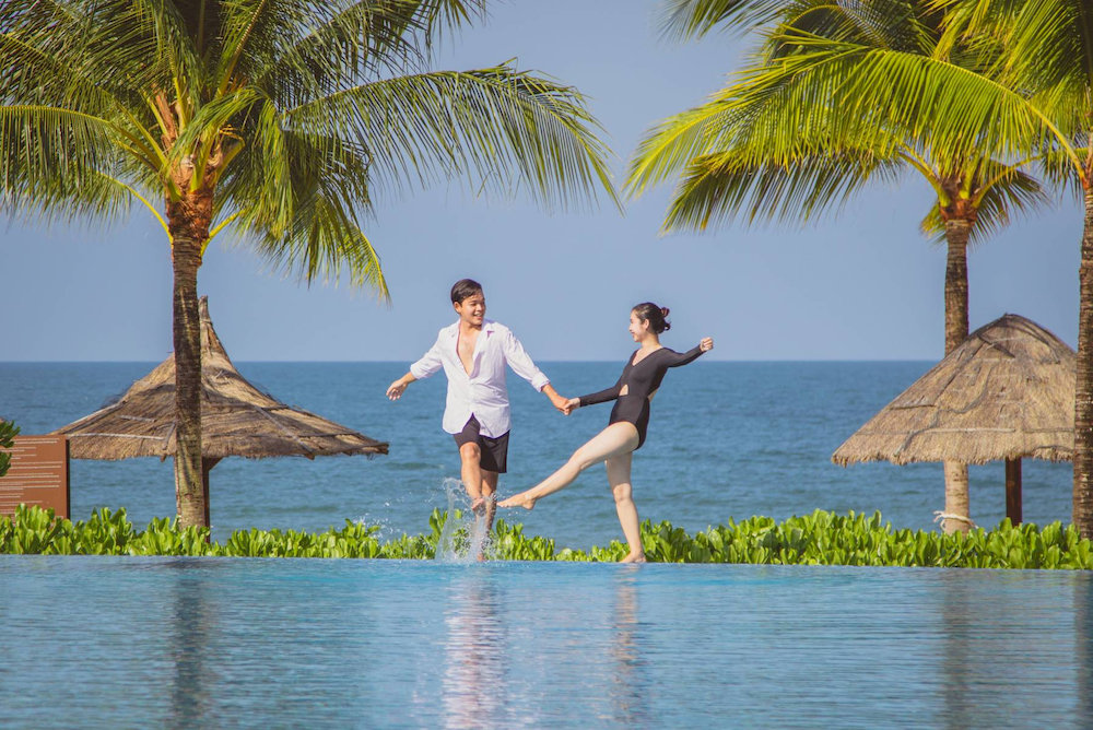 The dry season offers ideal conditions for swimming, snorkeling, and other water activities